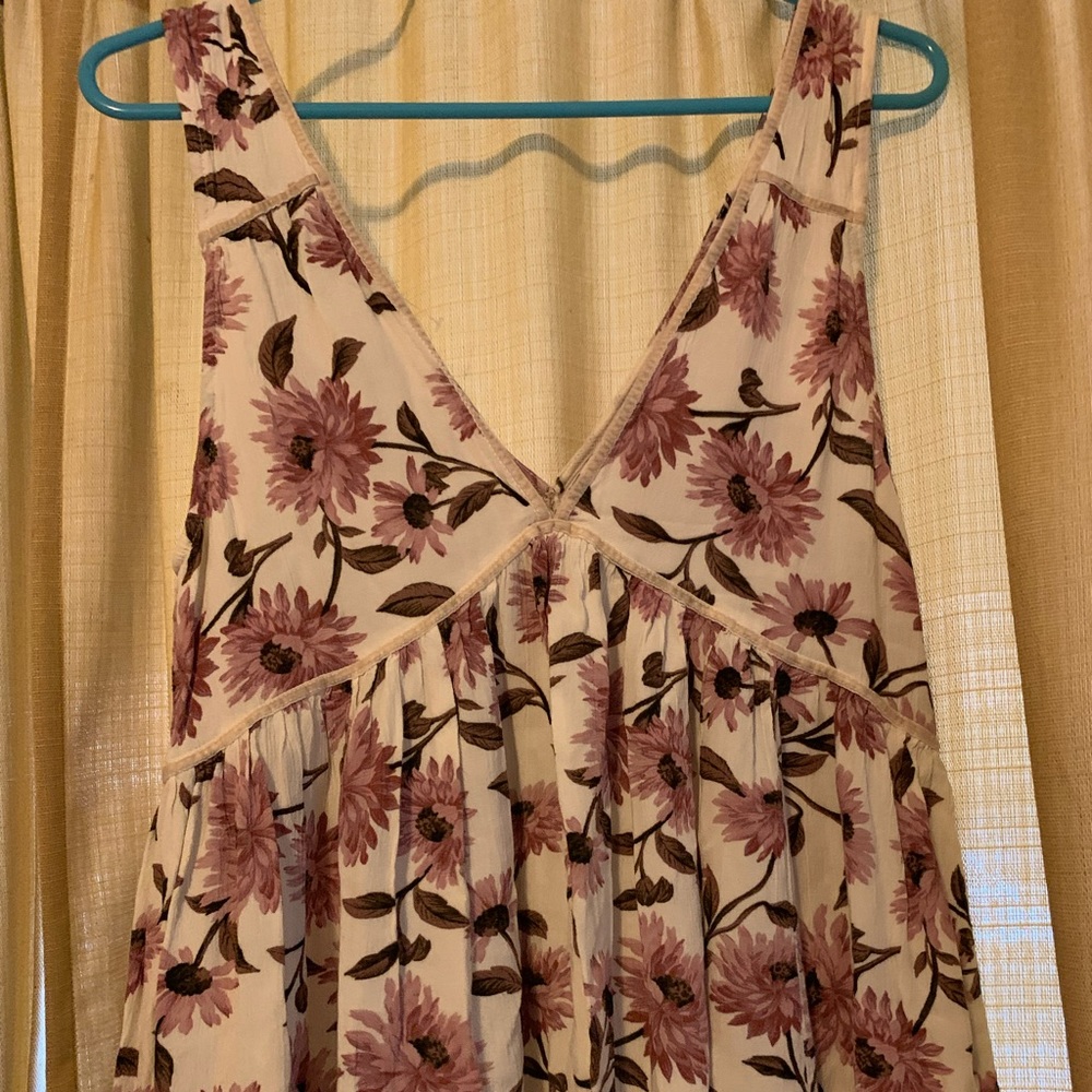 American Eagle floral top